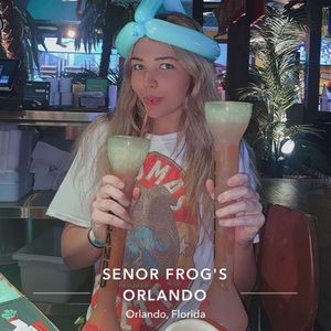 Thomas Rhett cropped shirt